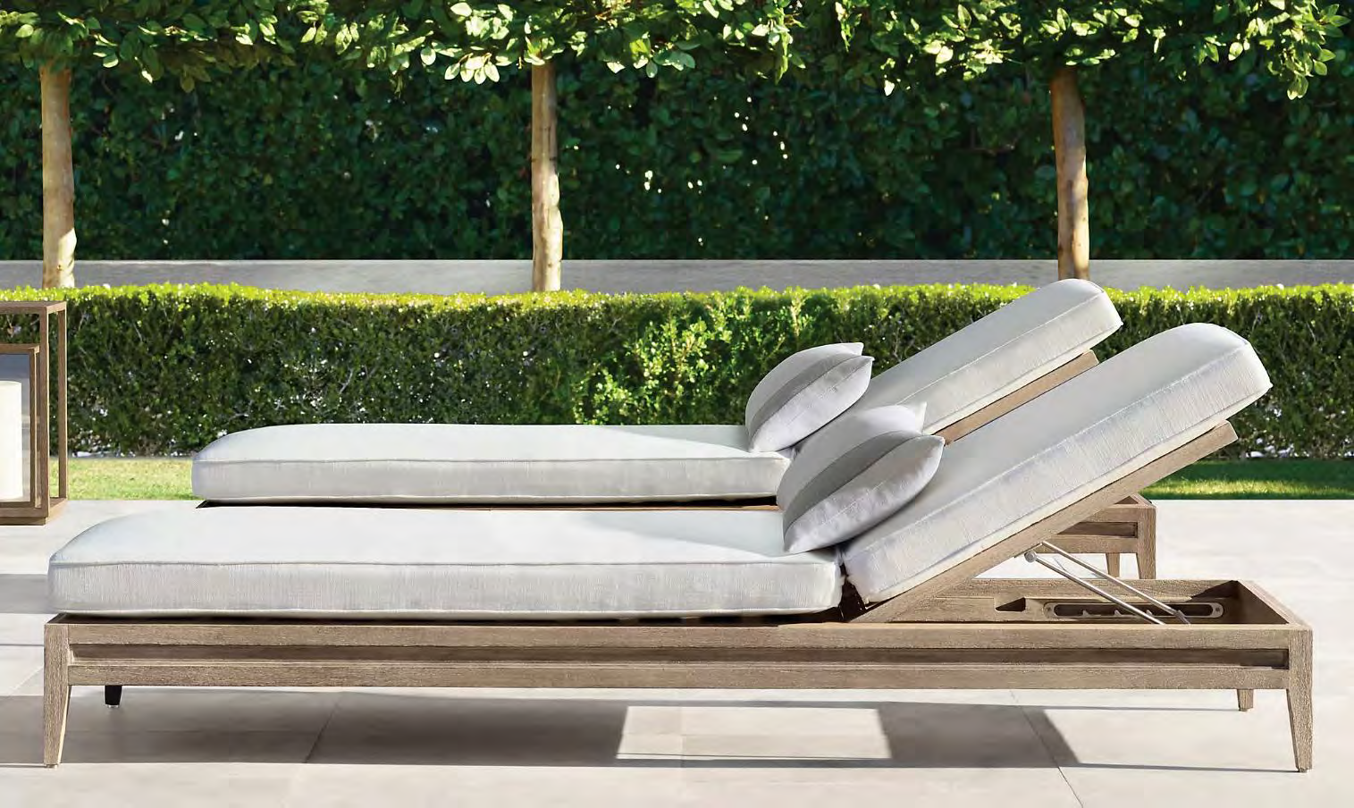 Chaise lounge sun bed