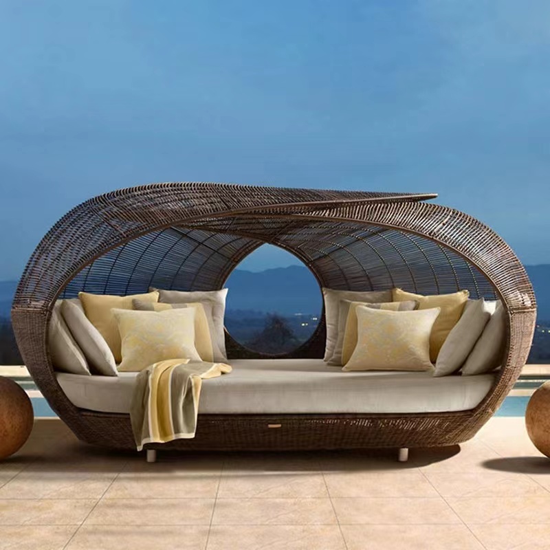 Patio Luxury Big Leaf Day Bed